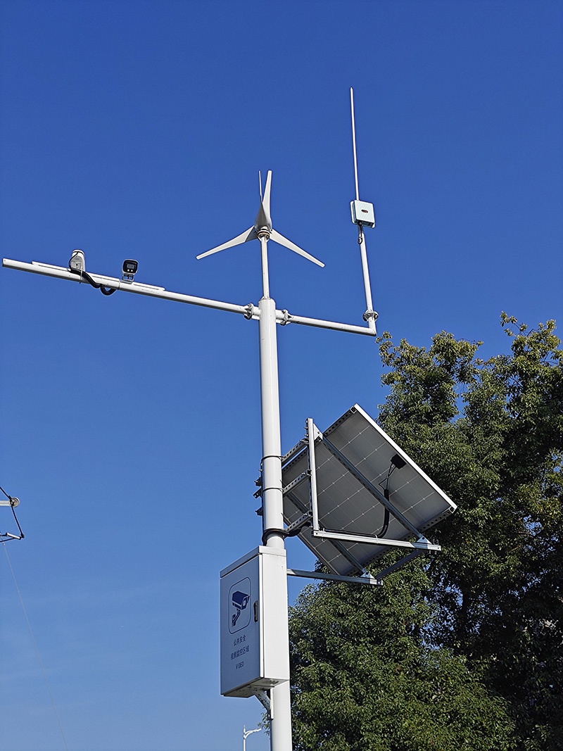 Small-Scale Solar Power Systems: A Comprehensive Guide for Design and Installation