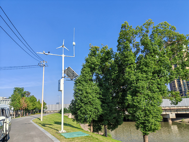 Small-Scale Solar Power Systems: A Comprehensive Guide