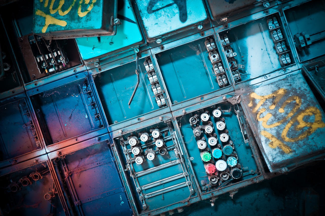 Title: The PLC Controller for Patterned Group Lights