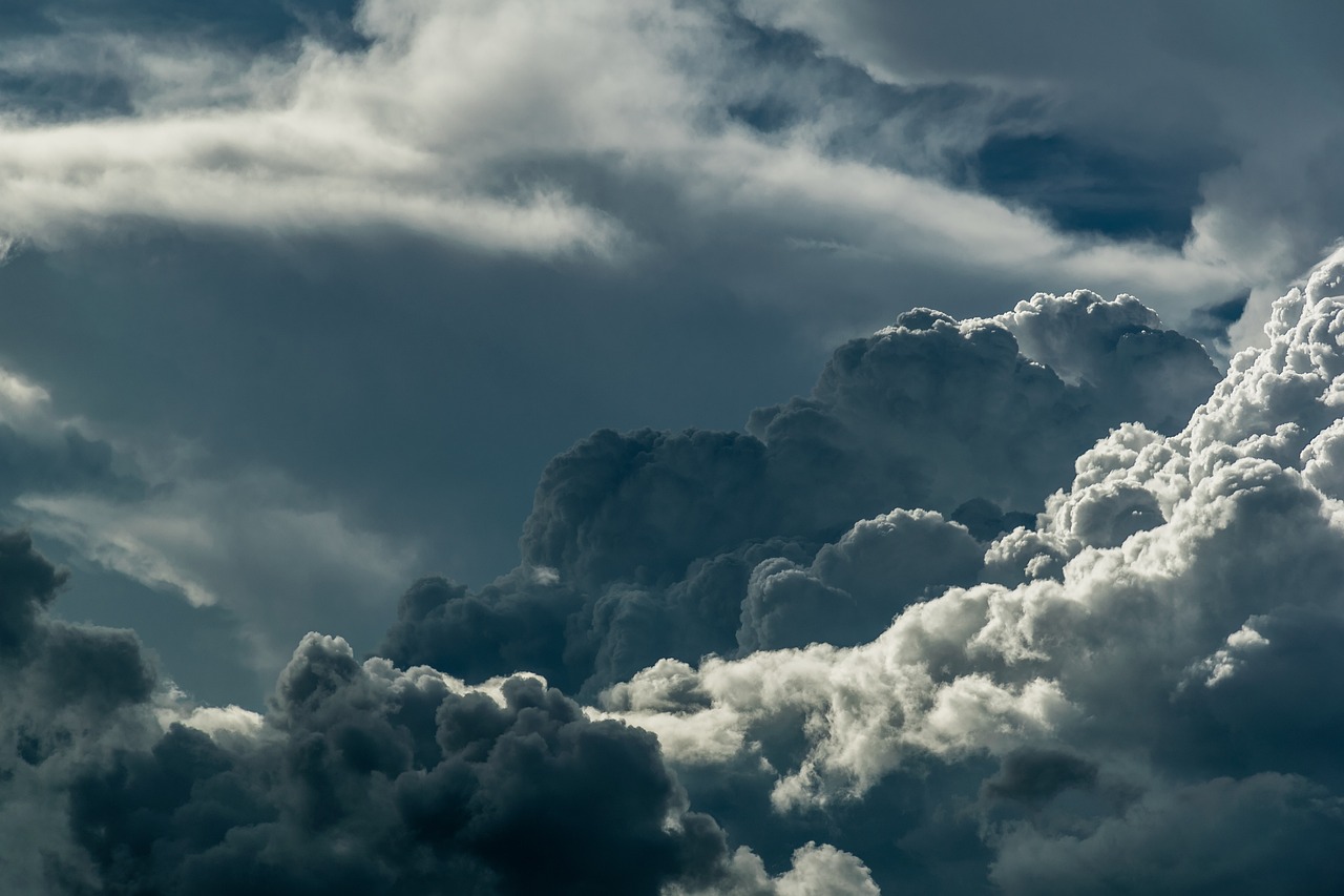 Title: The Advantages of Motion Controllers and PLCs