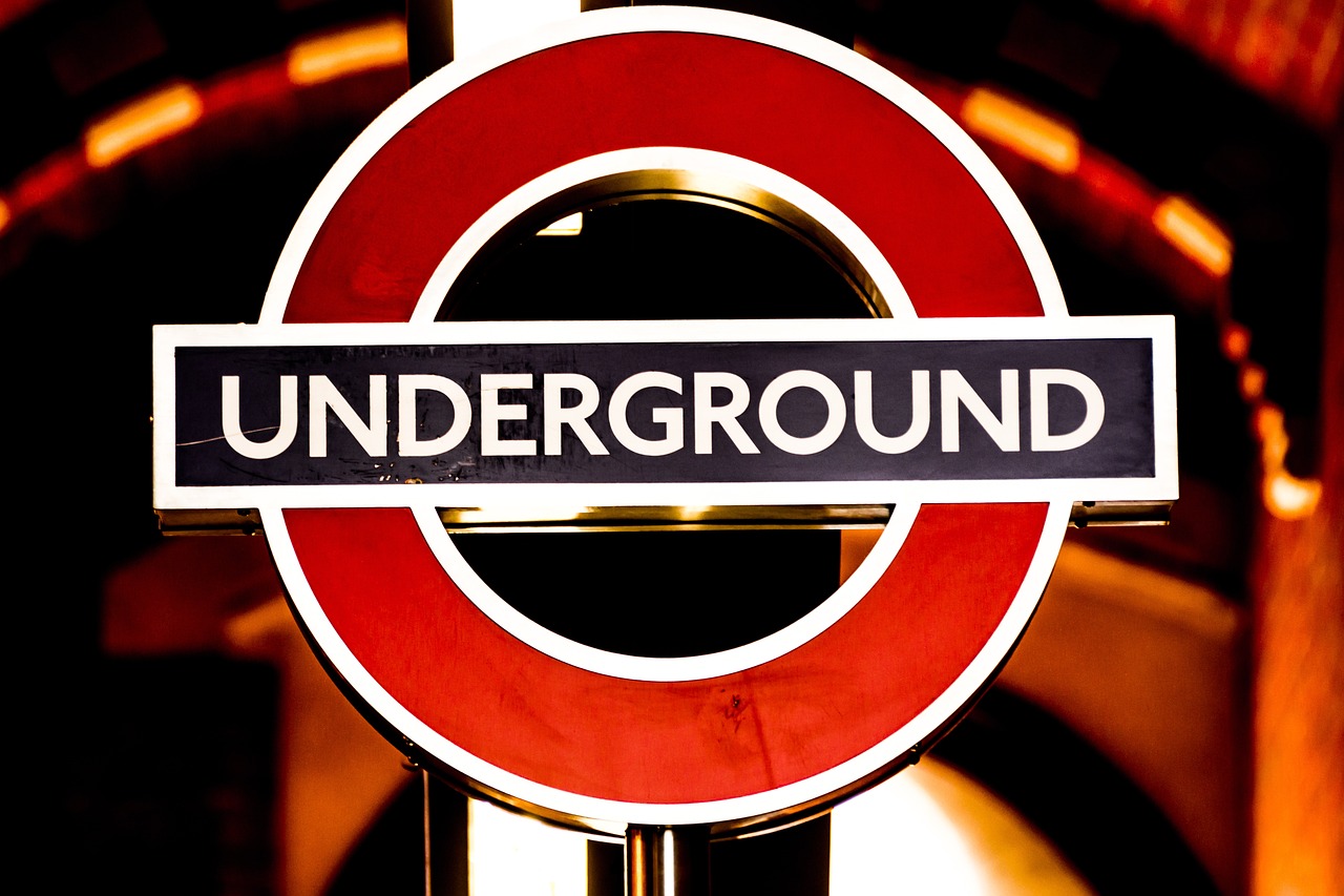 Title: The Underground Grounding Distance of Communication Cables